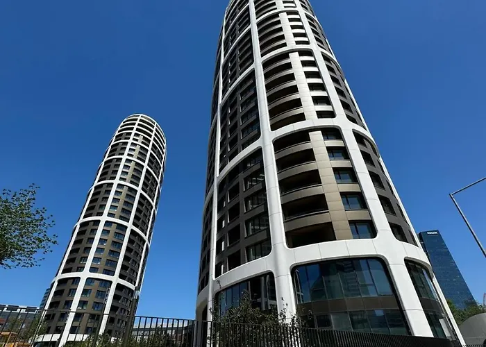 Skypark 1 With Free Parking *