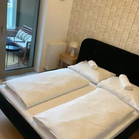 Skypark 1 With Free Parking Appartement Bratislava