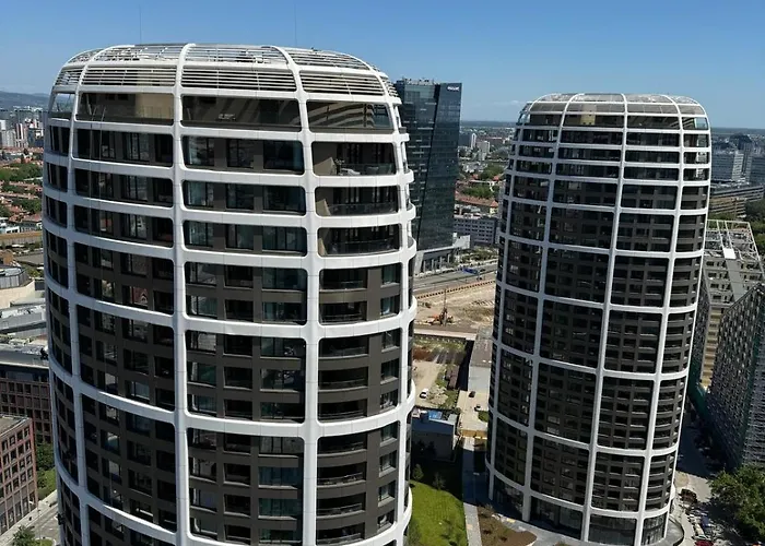 Skypark 1 With Free Parking Daire Bratislava