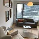Skypark 1 With Free Parking Μπρατισλάβα